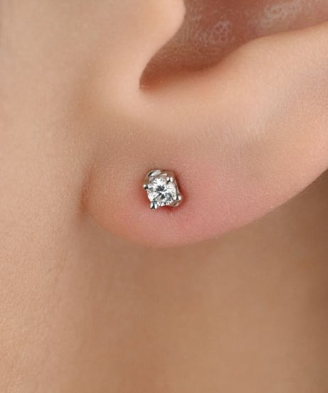 Special Diamond Stud in 18K White Gold - S-H040ES
