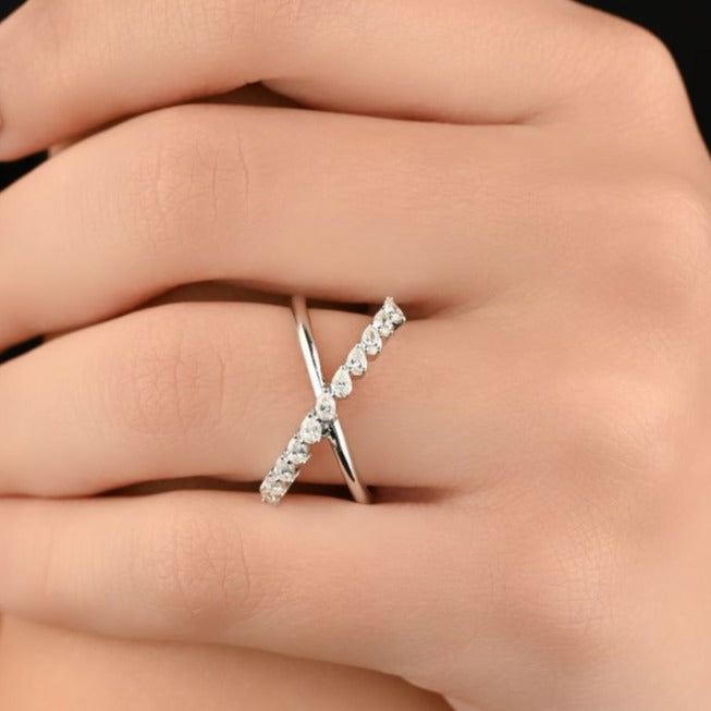 Cross-sectional ring with diamonds on one side and plain on the other - S-R317XB