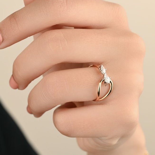 Elegant ring featuring two pear-cut diamonds - S-R318XD