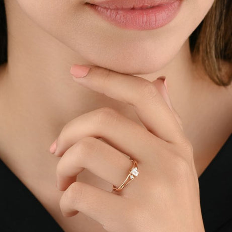 Elegant ring with dual bands and a central square stone - S-R339X