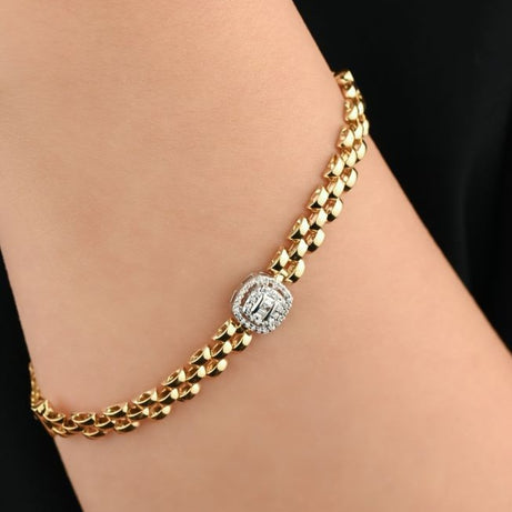 Unique gold bracelet with distinct round center diamond - S-X107B