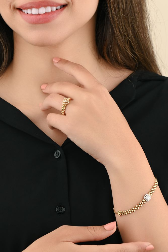 Unique gold bracelet with distinct round center diamond - S-X107B