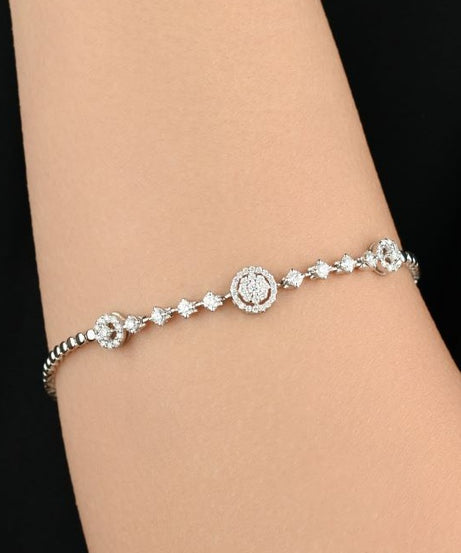 Shinny gold bracelet with 3 distinct round center diamond - S-X111B