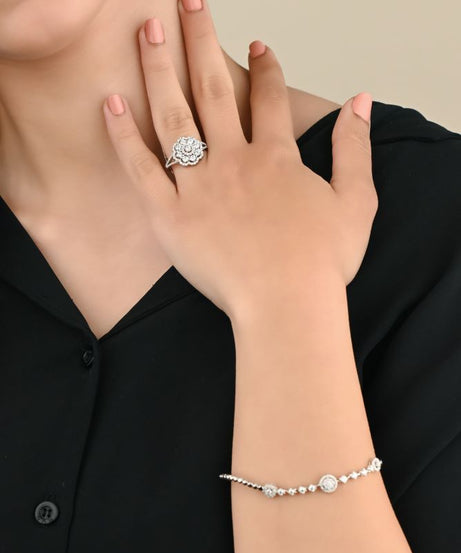 Shinny gold bracelet with 3 distinct round center diamond - S-X111B