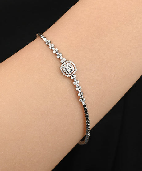 Multi Diamonds Beautiful Bracelet in 18k White gold - S-X113B
