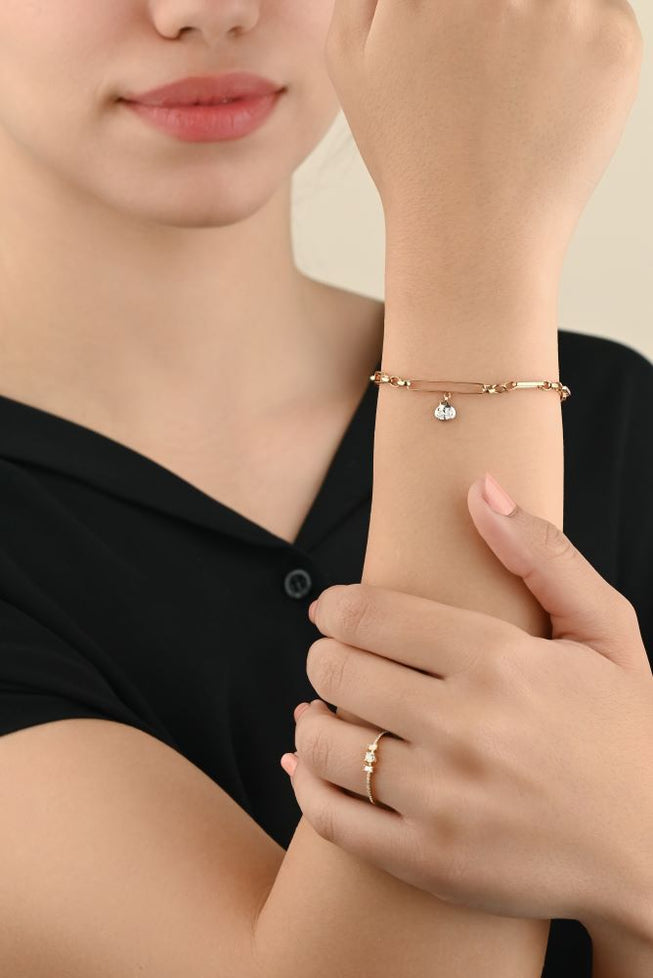 Timeless irregular gold bracelet with a diamond-shaped piece in 18K Rose Gold - S-X119B