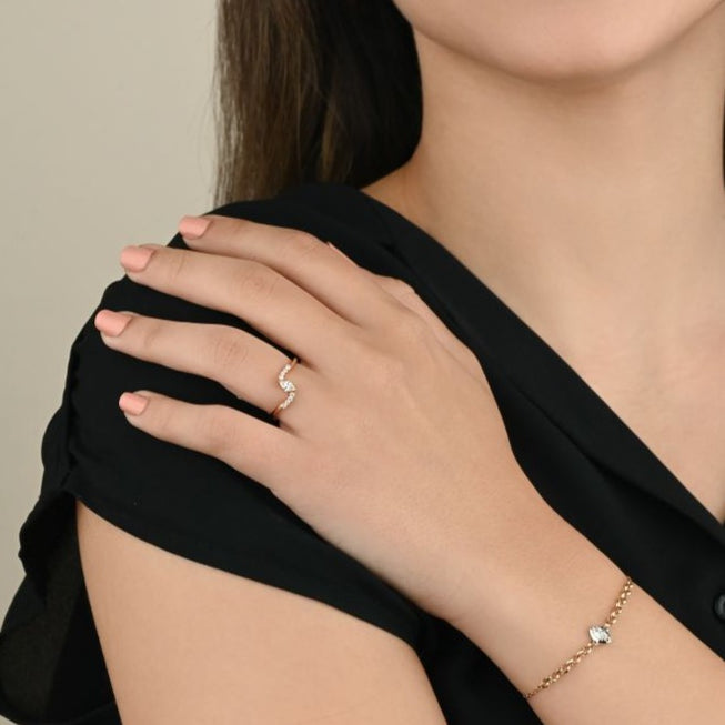 Classic gold bracelet with a Marquise cut centerpiece in 18K Rose Gold - S-X120B