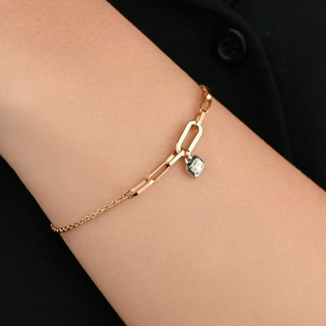 Timeless irregular gold bracelet with a diamond-shaped piece - S-X121B