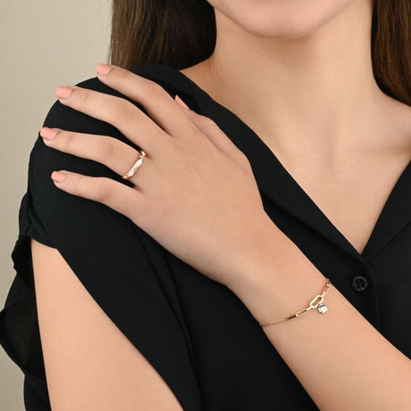Timeless Irregular Gold Bracelet With a Diamond Shaped Piece - S-X121B