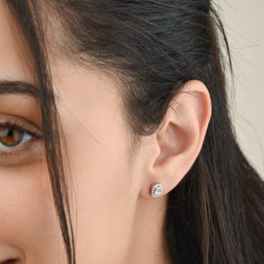 Precious diamond Stud in 18k White gold  - S-X17BE