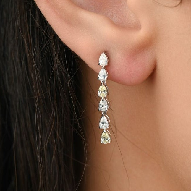 Dangling Diamond Pearl Shape Earring in White 18 K Gold - SD28665